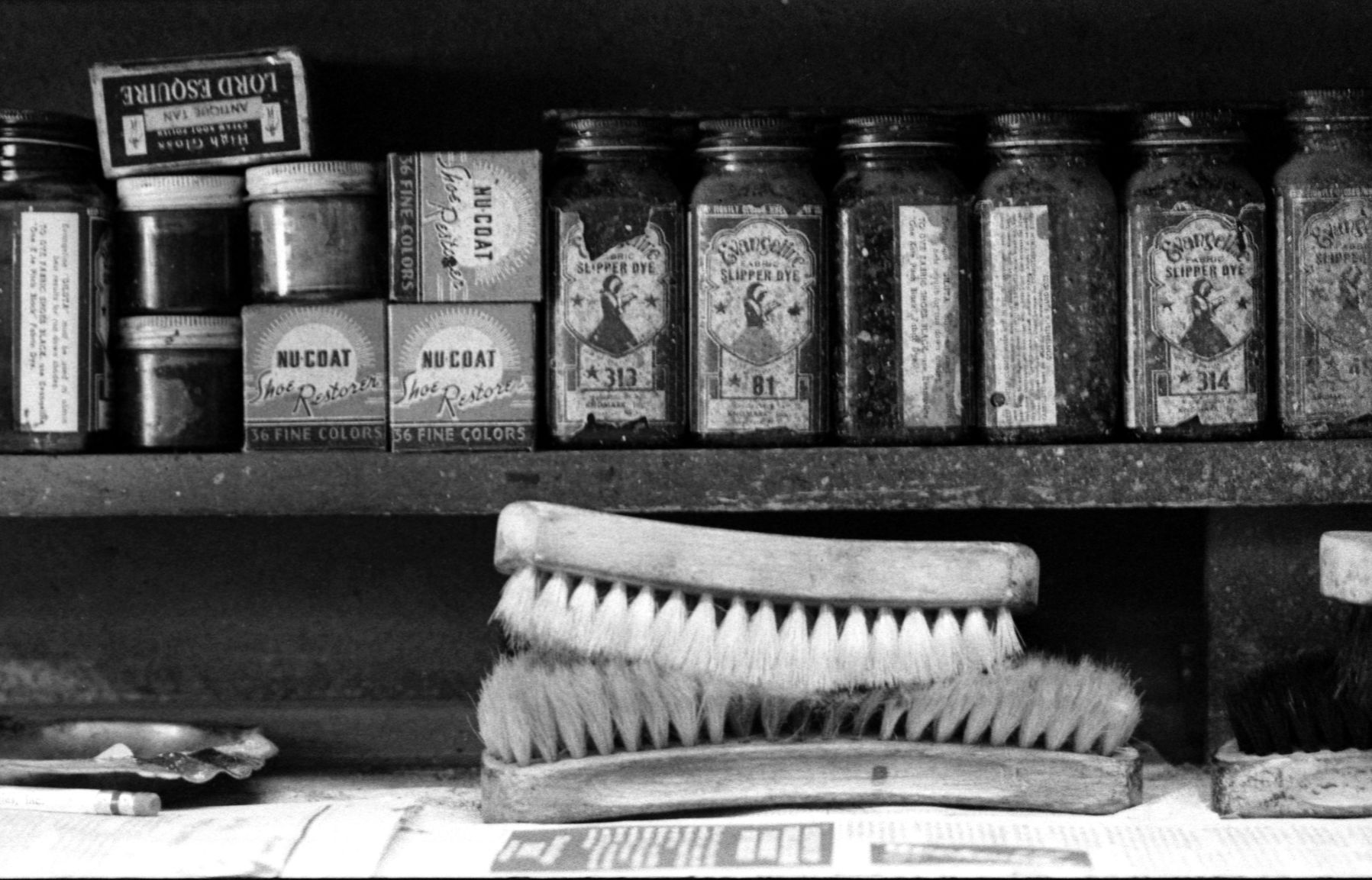 Deluxe Shoe Shine Shop in Tucson